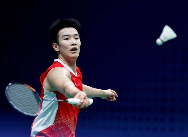 指引着足球 指引着足球