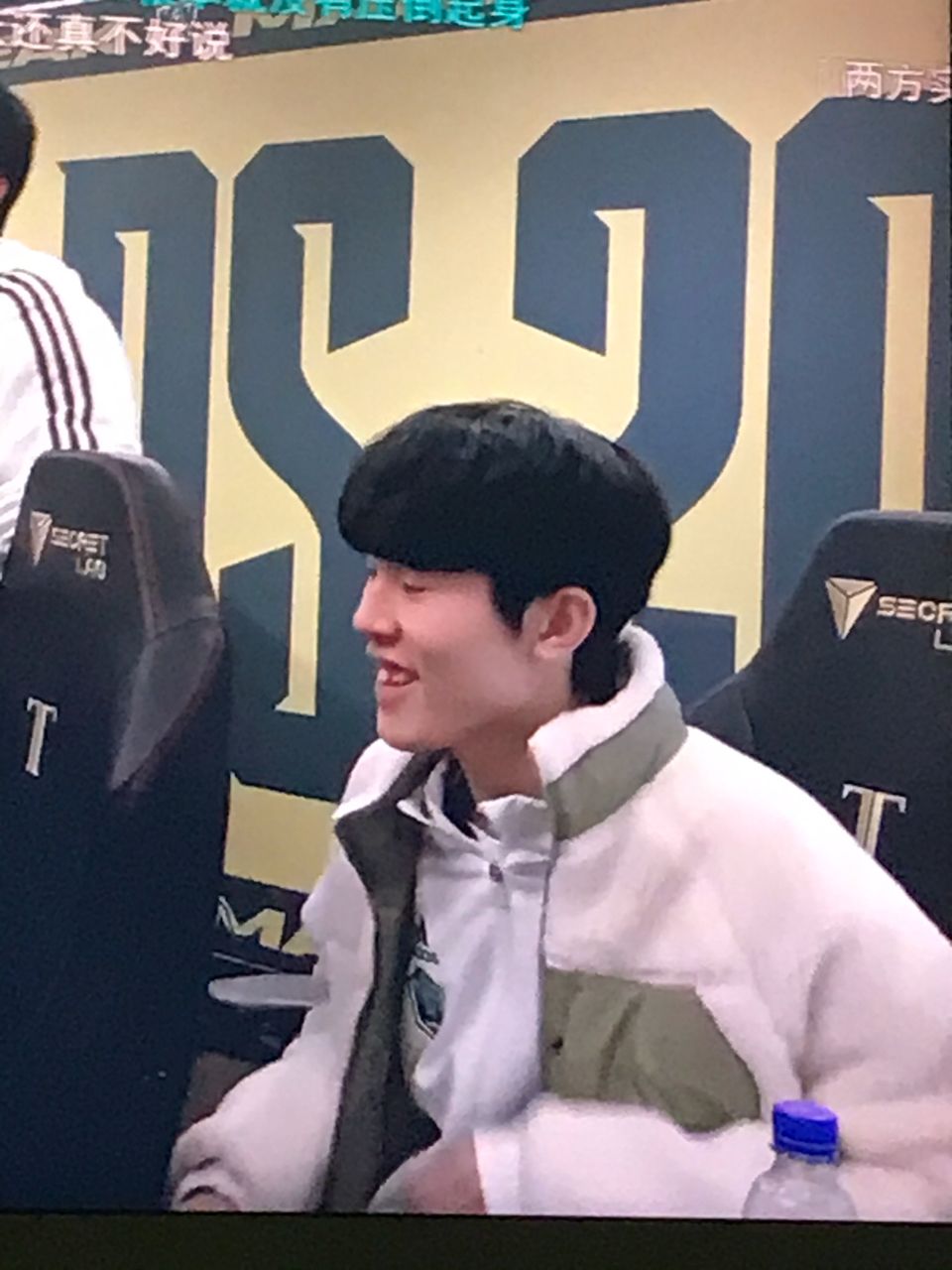 也更值得被 也更值得被